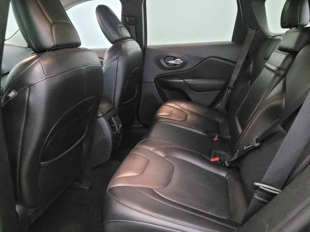 Used 2019 Jeep Cherokee Trailhawk image 18