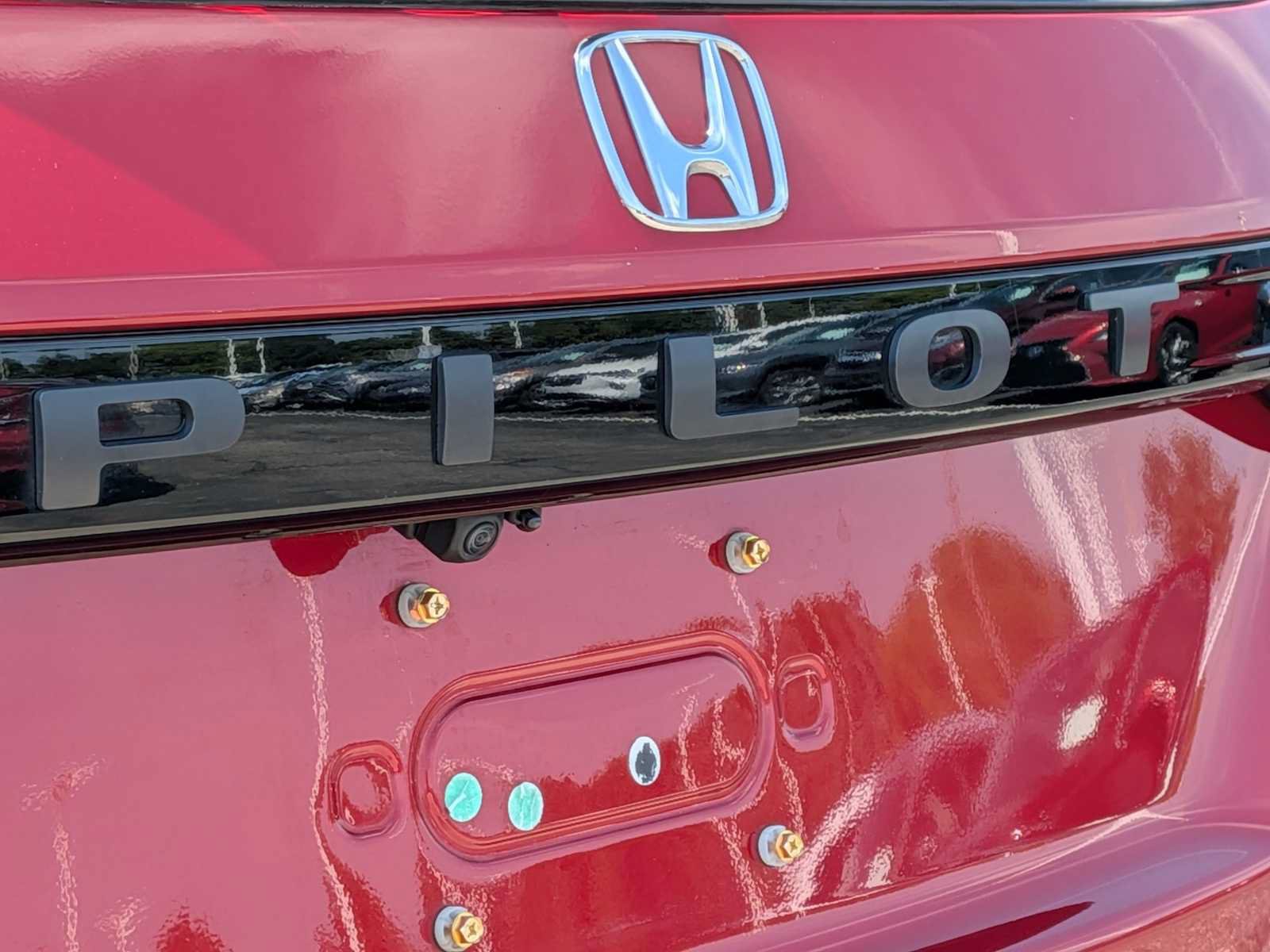 Certified 2024 Honda Pilot Sport image 11