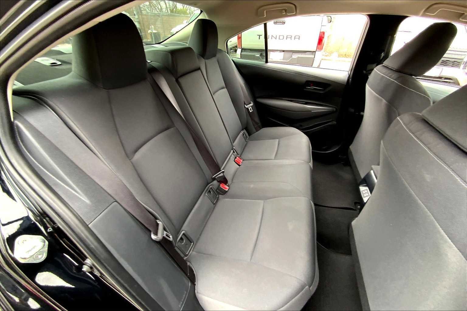 Used 2024 Toyota Corolla LE FWD image 19