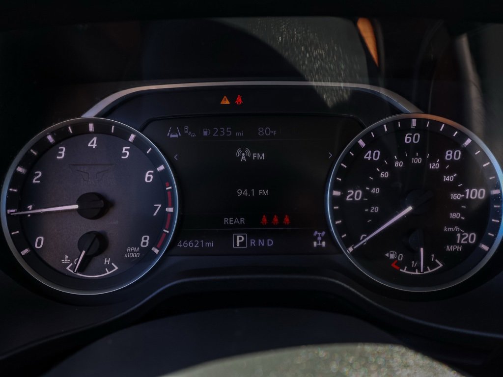 Used 2023 Nissan Titan SV image 27