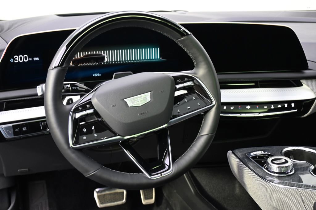 New 2025 Cadillac Optiq Sport 2 w/ LPO, ONYX Package AWD/4WD image 12