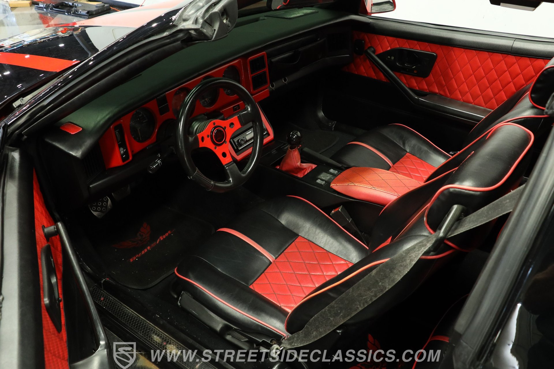 Used 1989 Pontiac Firebird Trans Am RWD image 4