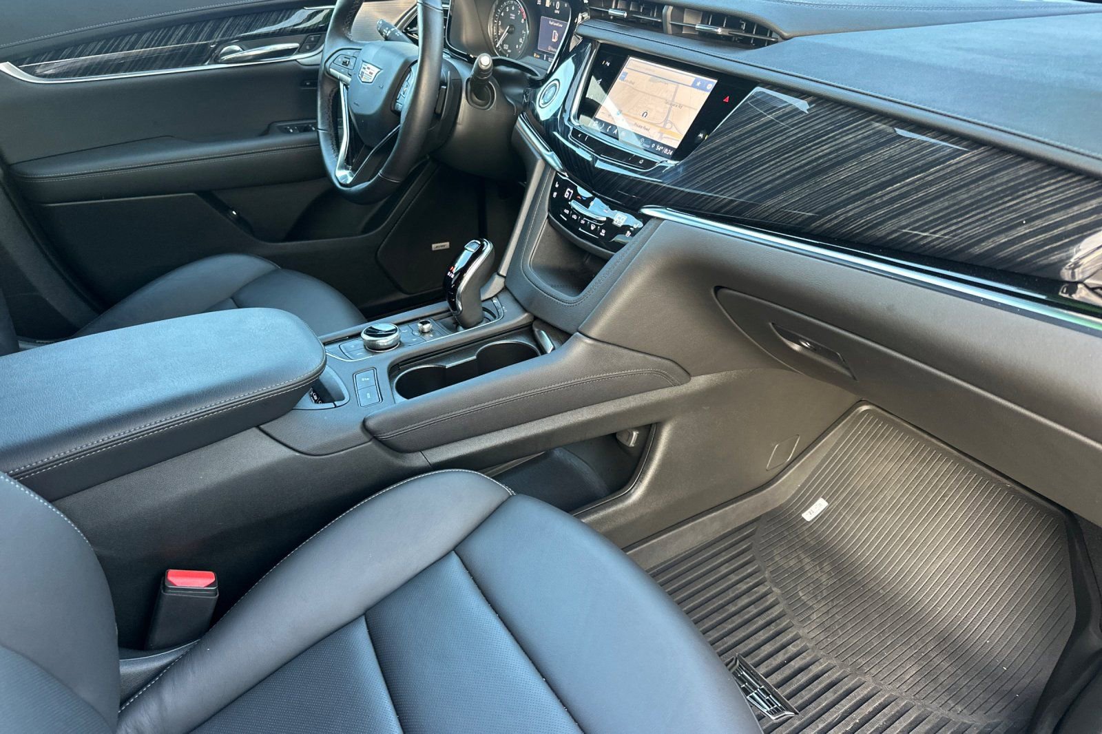 Used 2025 Cadillac XT6 Premium Luxury w/ Technology Package image 20
