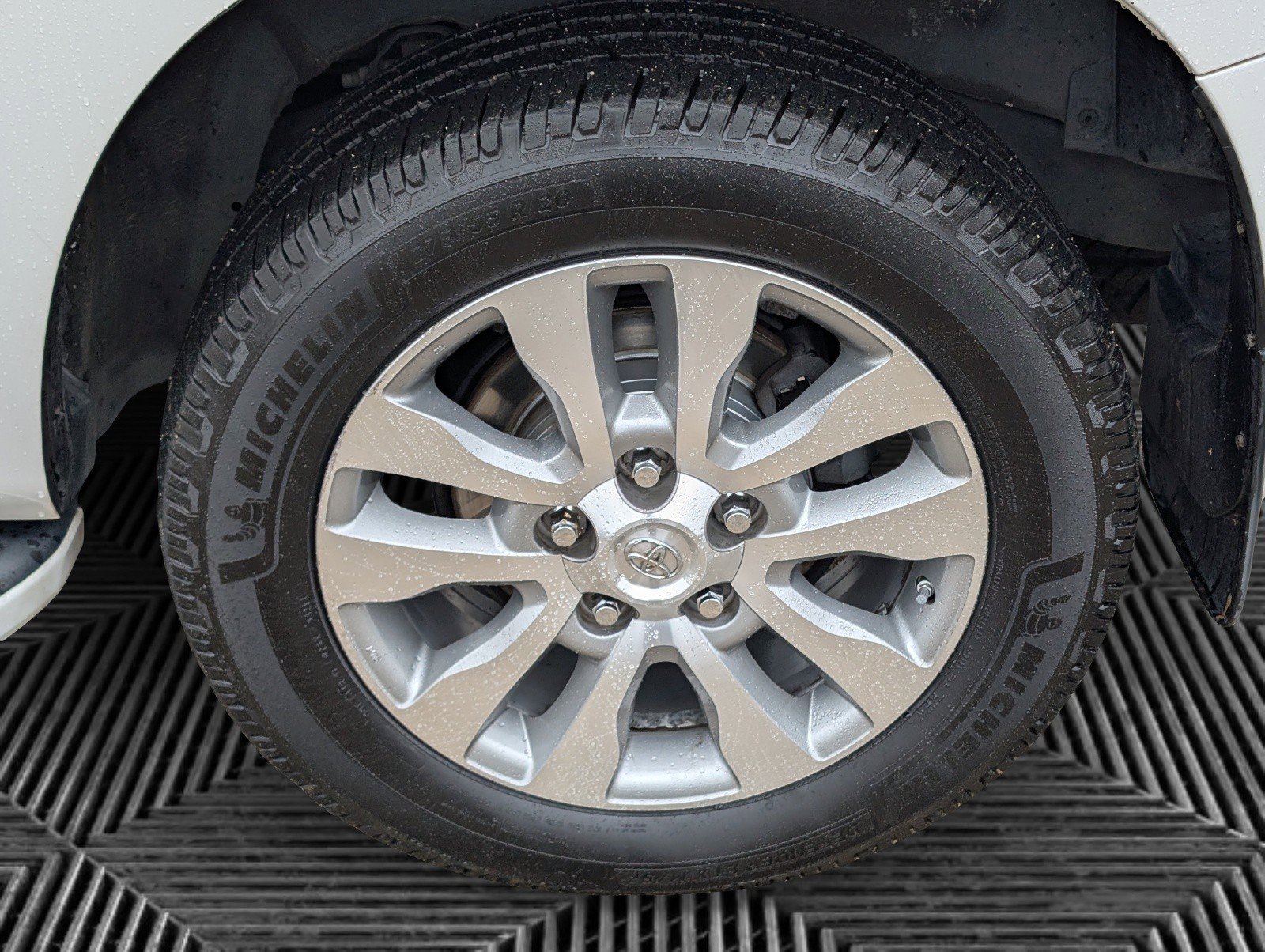 Used 2014 Toyota Sequoia Limited image 25