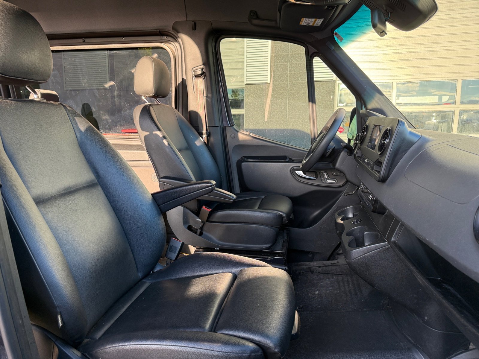 Used 2020 Mercedes-Benz Sprinter 2500 image 19