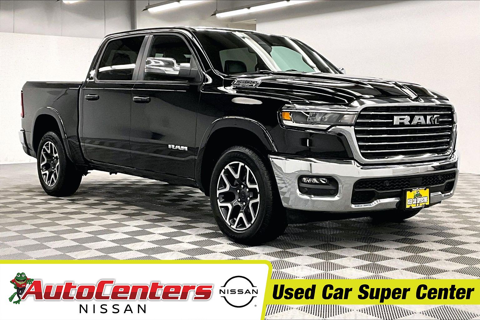 Used 2025 RAM 1500 Laramie AWD/4WD image 1