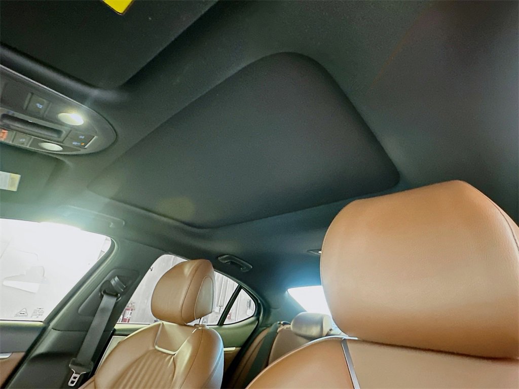 Used 2020 Genesis G70 2.0T w/ Elite Package image 22