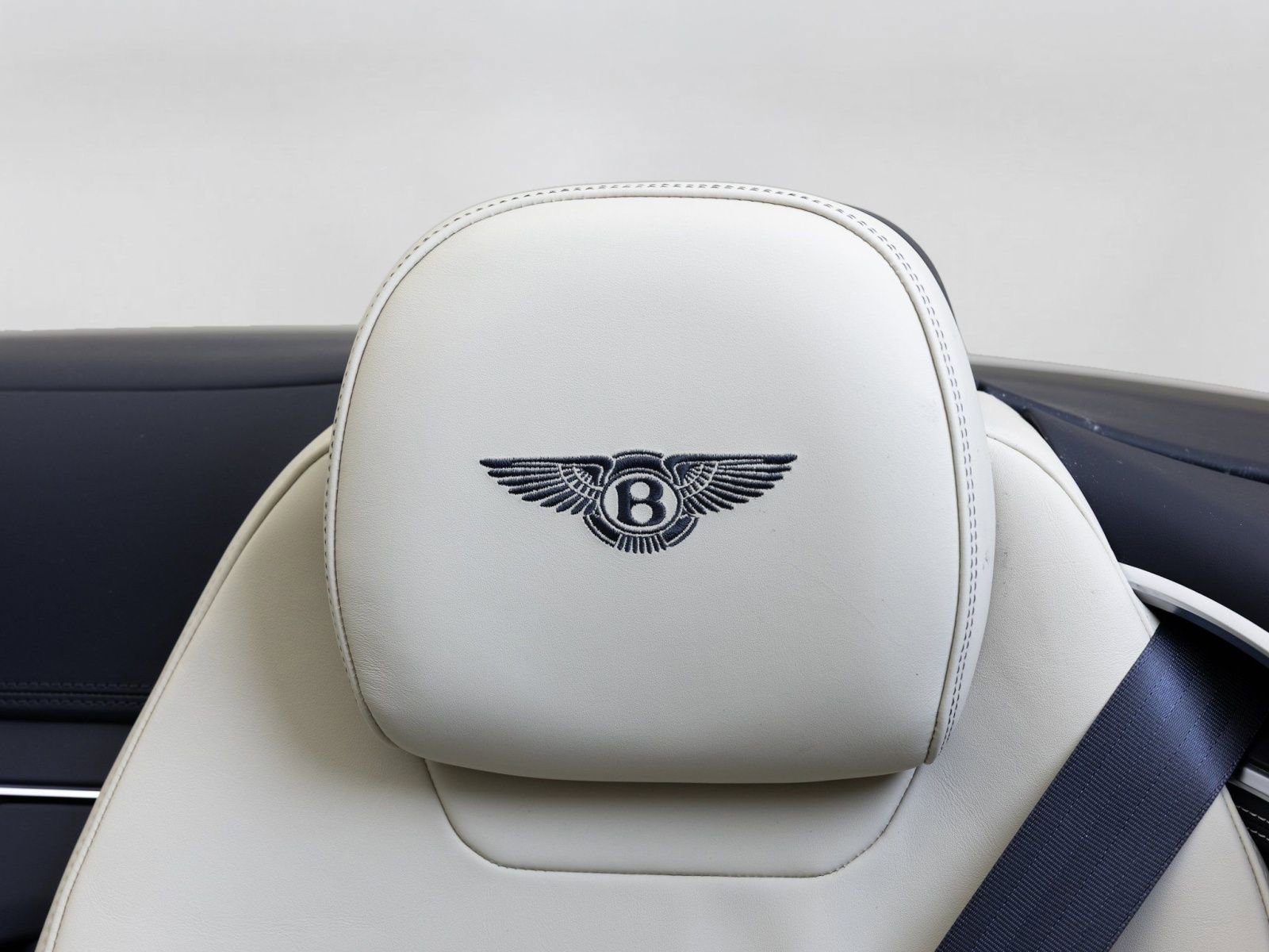 Used 2024 Bentley Continental GT AWD/4WD image 16