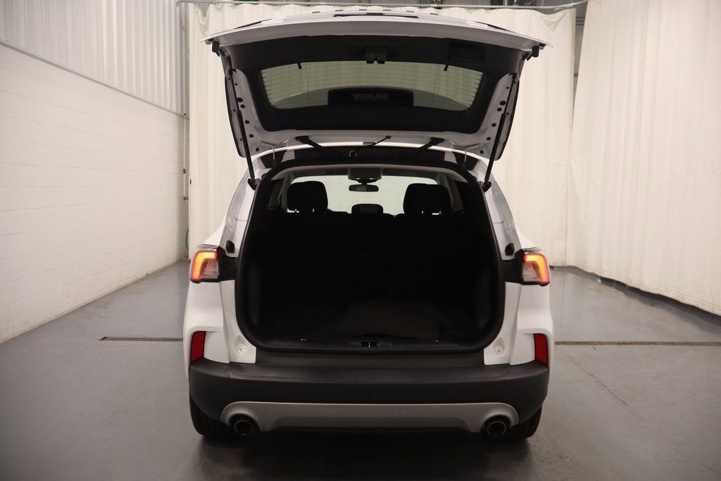 Used 2022 Ford Escape SE image 18