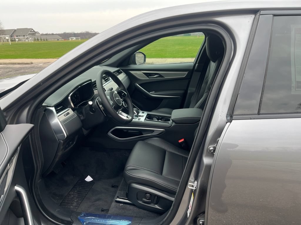 New 2026 Jaguar F-PACE R-Dynamic S AWD/4WD image 9