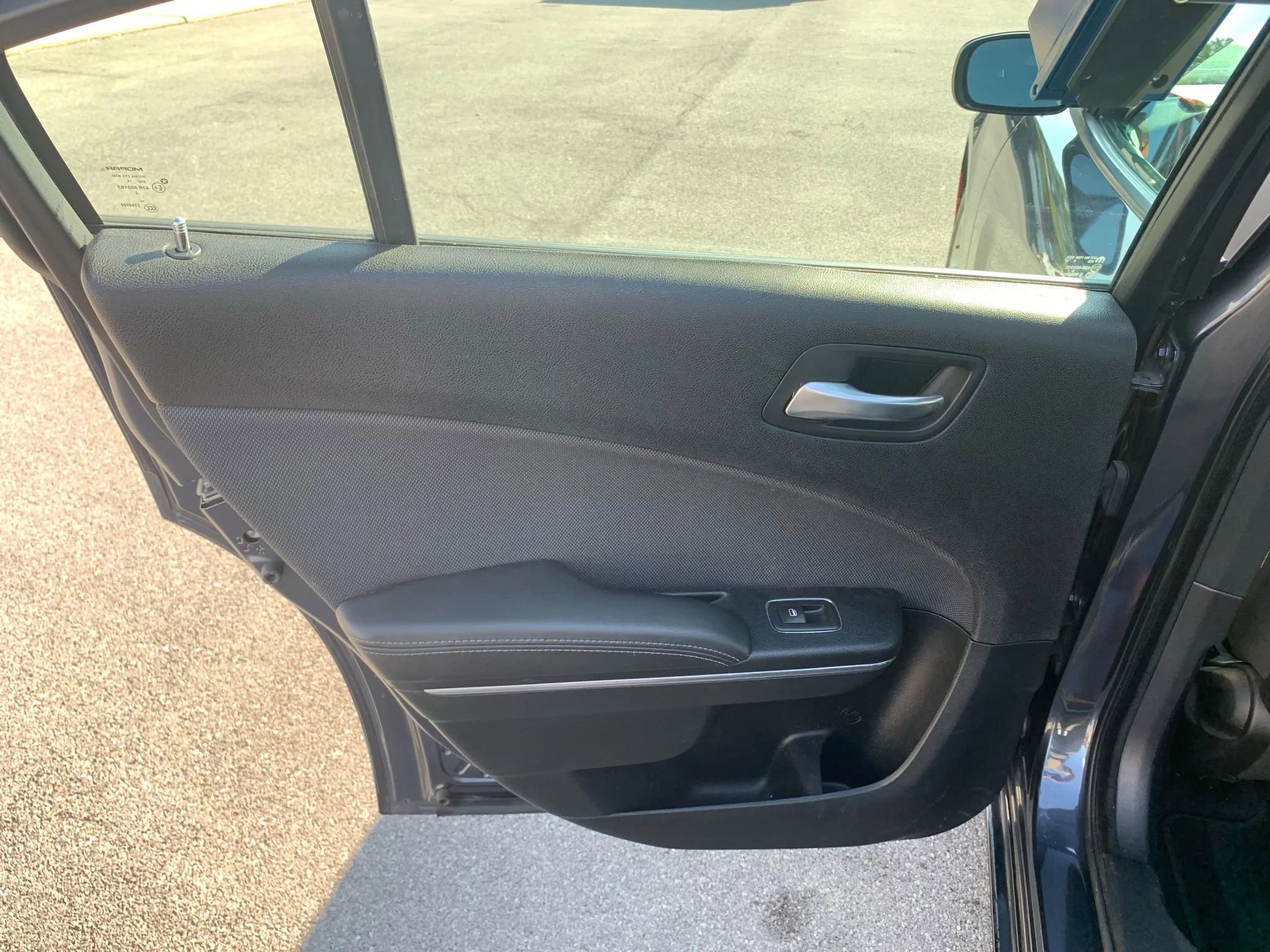 Used 2016 Dodge Charger SE RWD image 23