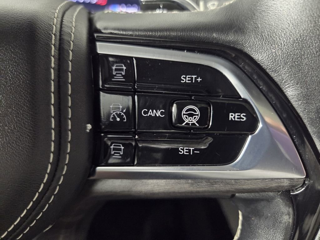 Used 2021 Jeep Grand Cherokee L Overland w/ Advanced Protech Group III AWD/4WD image 17