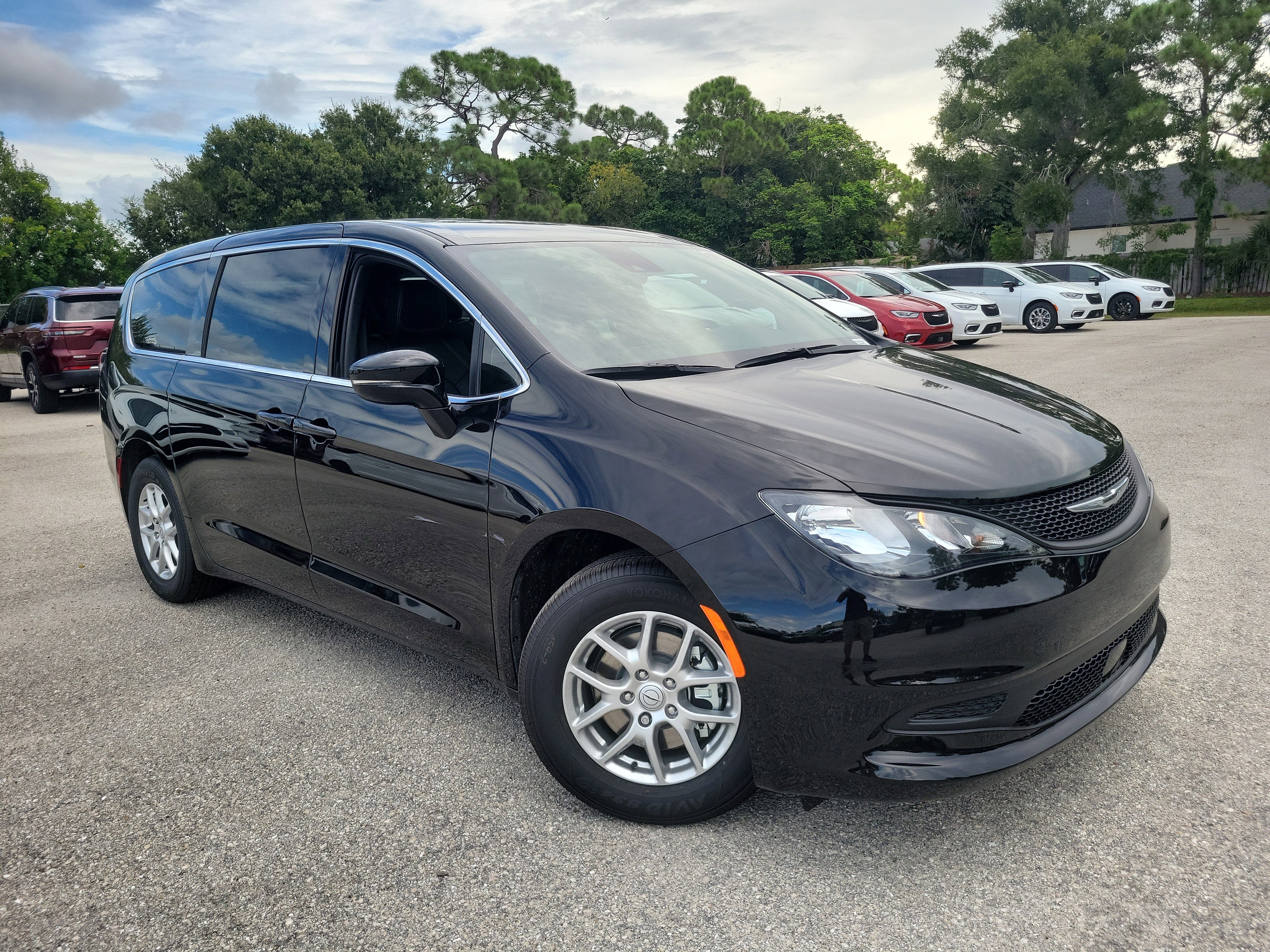 New 2026 Chrysler Voyager LX