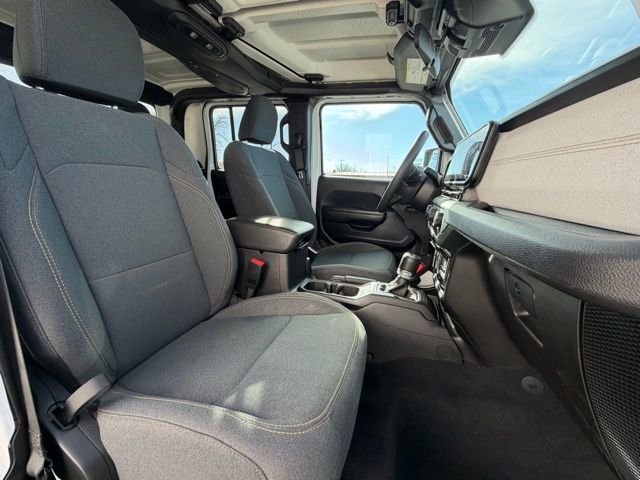 Used 2025 Jeep Gladiator Sport image 16