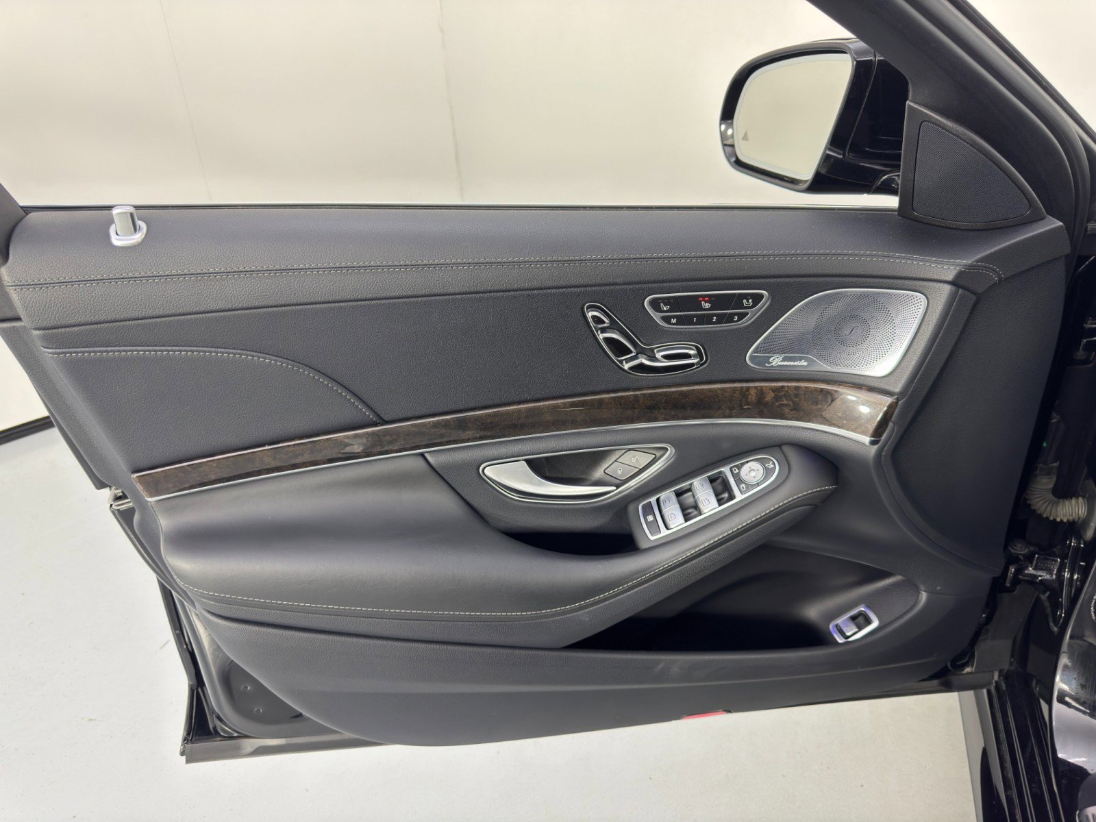 Used 2015 Mercedes-Benz S 550 Sedan image 42