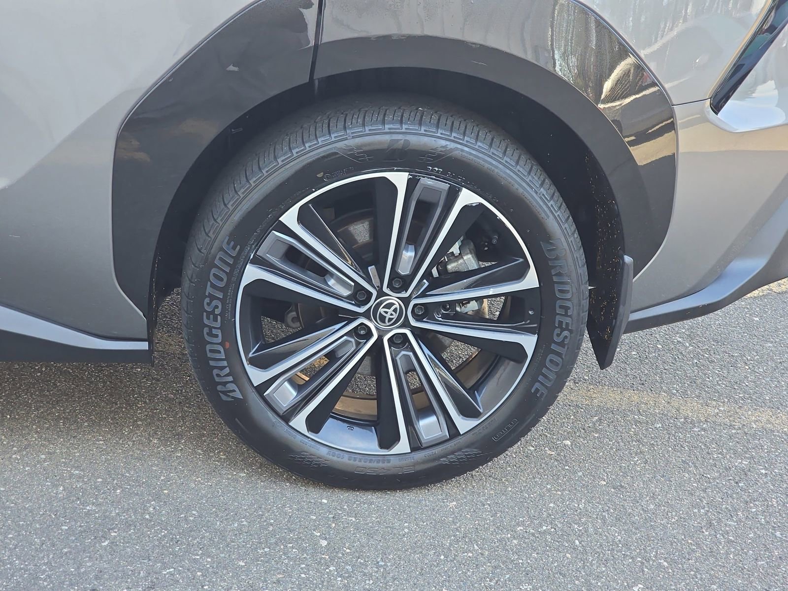 Used 2023 Toyota bZ4X Limited w/ Weather Package image 40