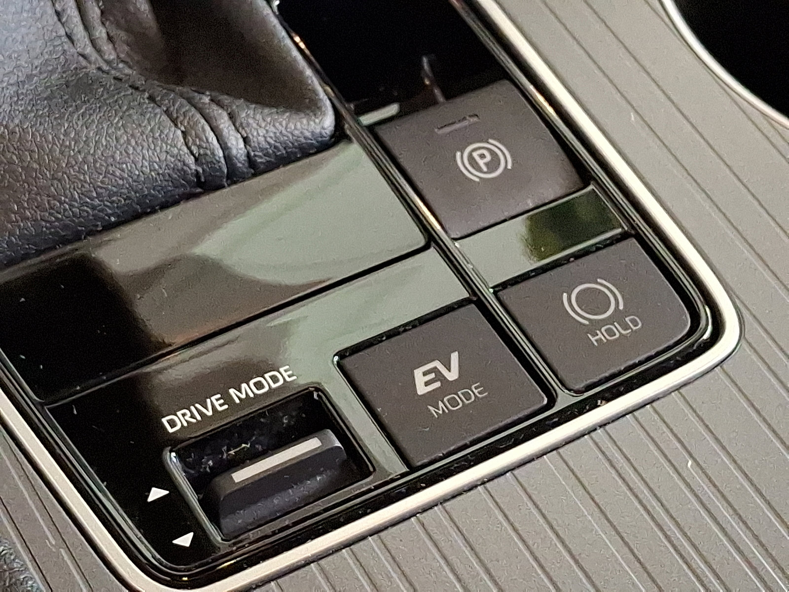 Certified 2023 Toyota Sienna XLE Woodland Edition image 27