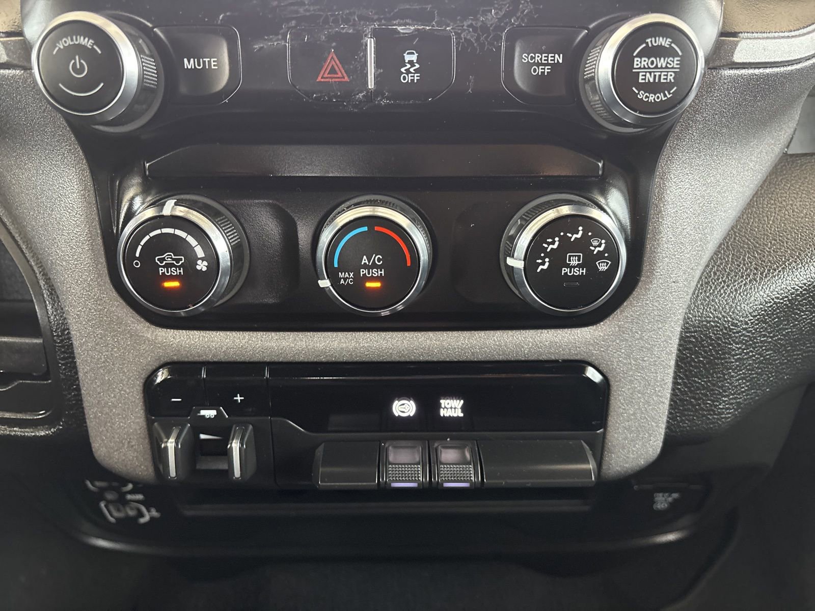 Used 2024 RAM 3500 Tradesman w/ Chrome Appearance Group image 17