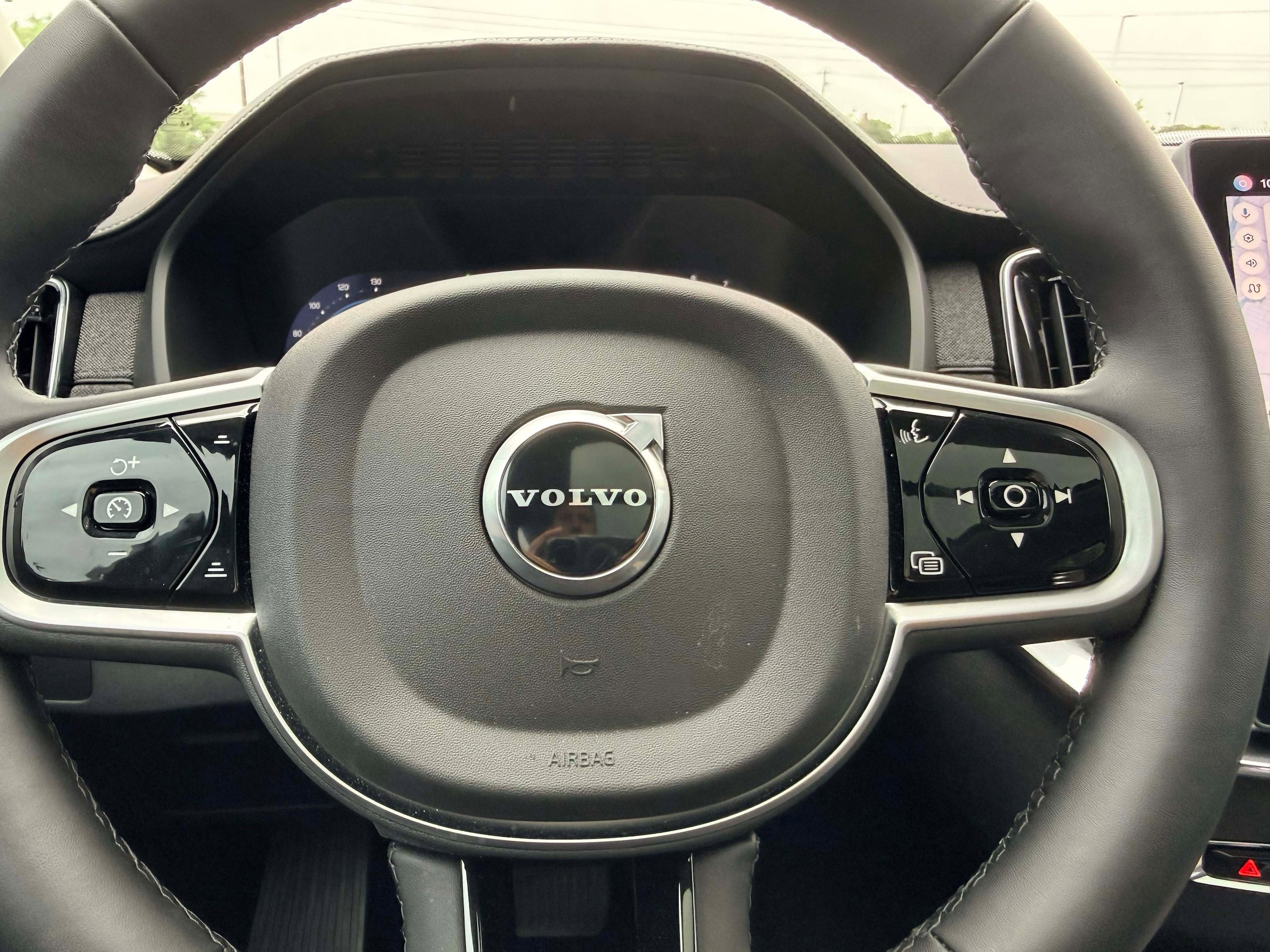 Certified 2025 Volvo XC90 B5 Plus image 20