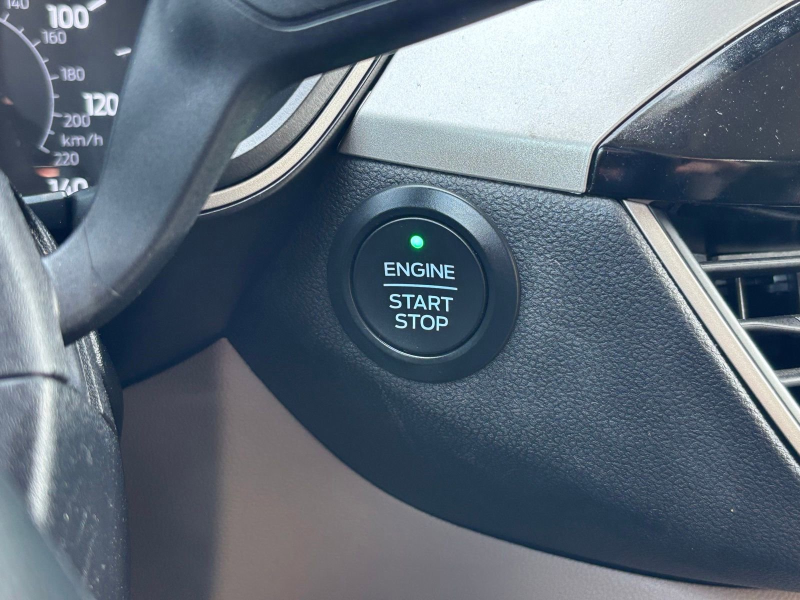 Used 2020 Ford Escape SE AWD/4WD image 7