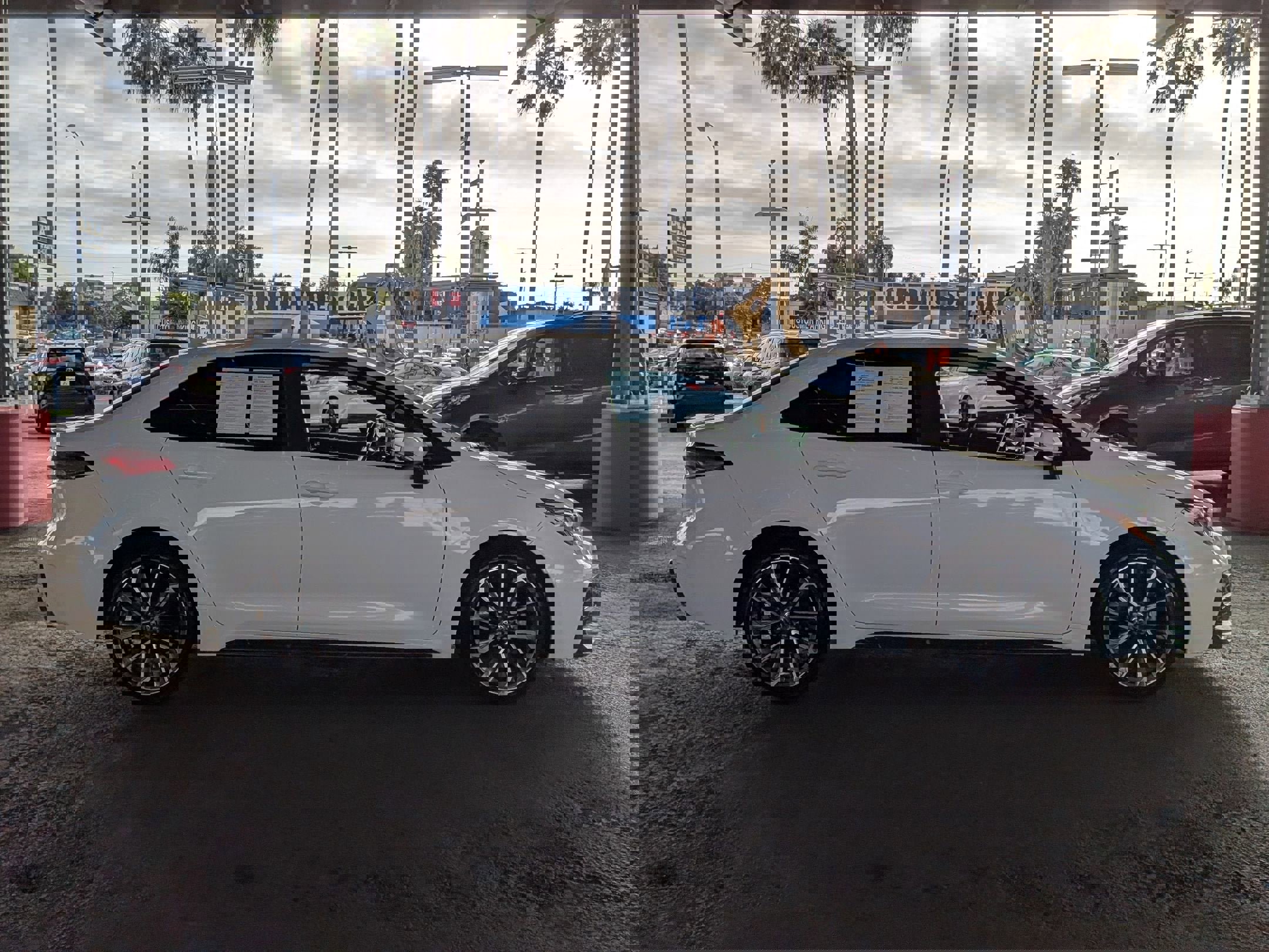 Certified 2021 Toyota Corolla SE FWD image 5