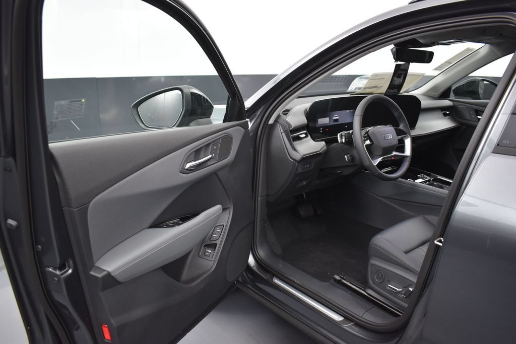 New 2026 Audi Q3 quattro 2.0T AWD/4WD image 5