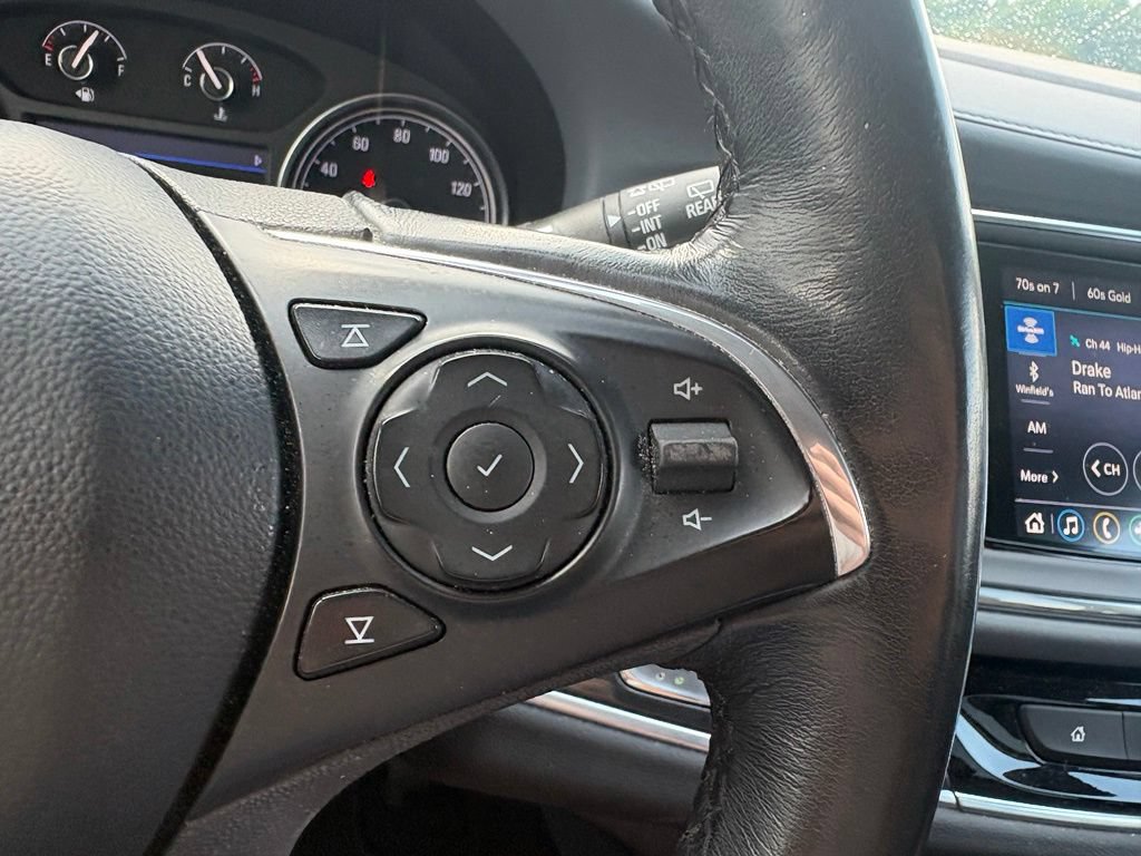 Used 2021 Buick Enclave Essence FWD image 17