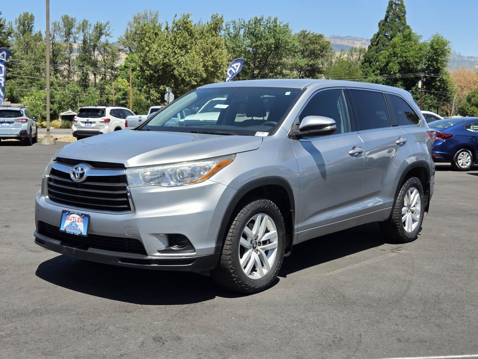 Used 2016 Toyota Highlander LE AWD/4WD video 1