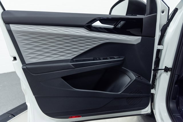 Used 2023 Volkswagen Taos S image 11