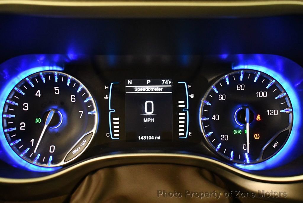 Used 2017 Chrysler Pacifica Touring-L image 31