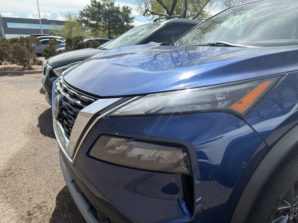 Used 2023 Nissan Rogue S image 11