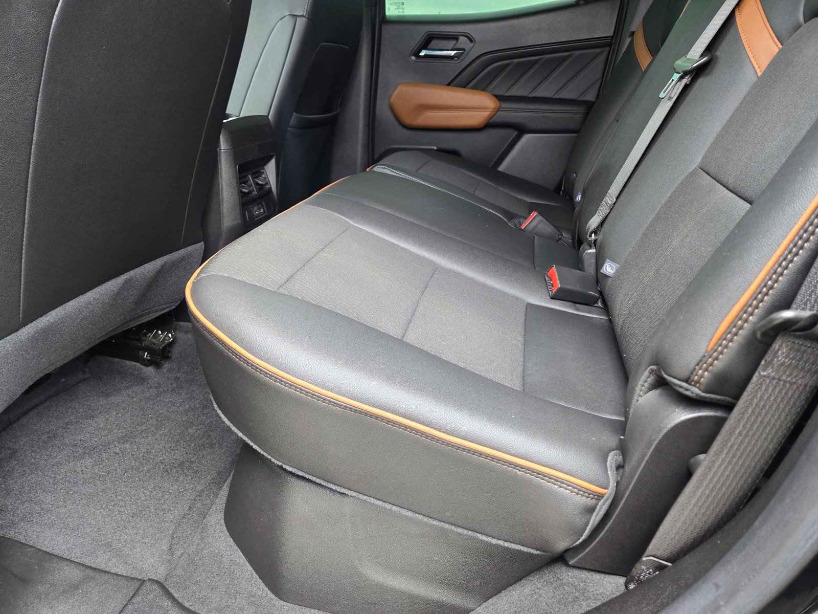Used 2023 GMC Canyon AT4 AWD/4WD image 17