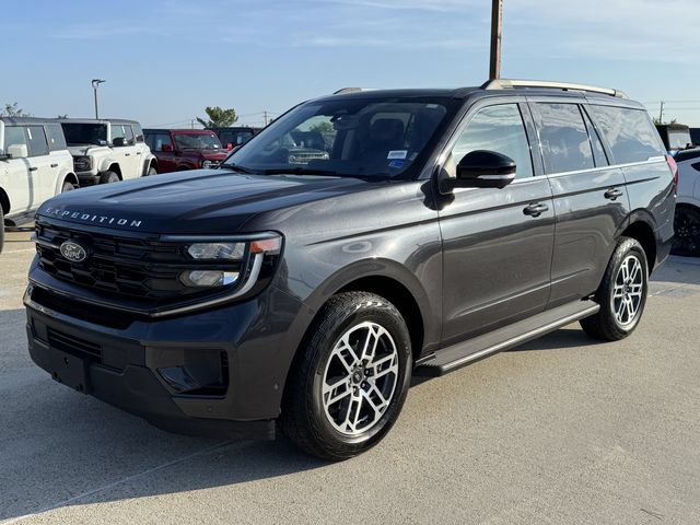 Used 2025 Ford Expedition Active AWD/4WD image 12