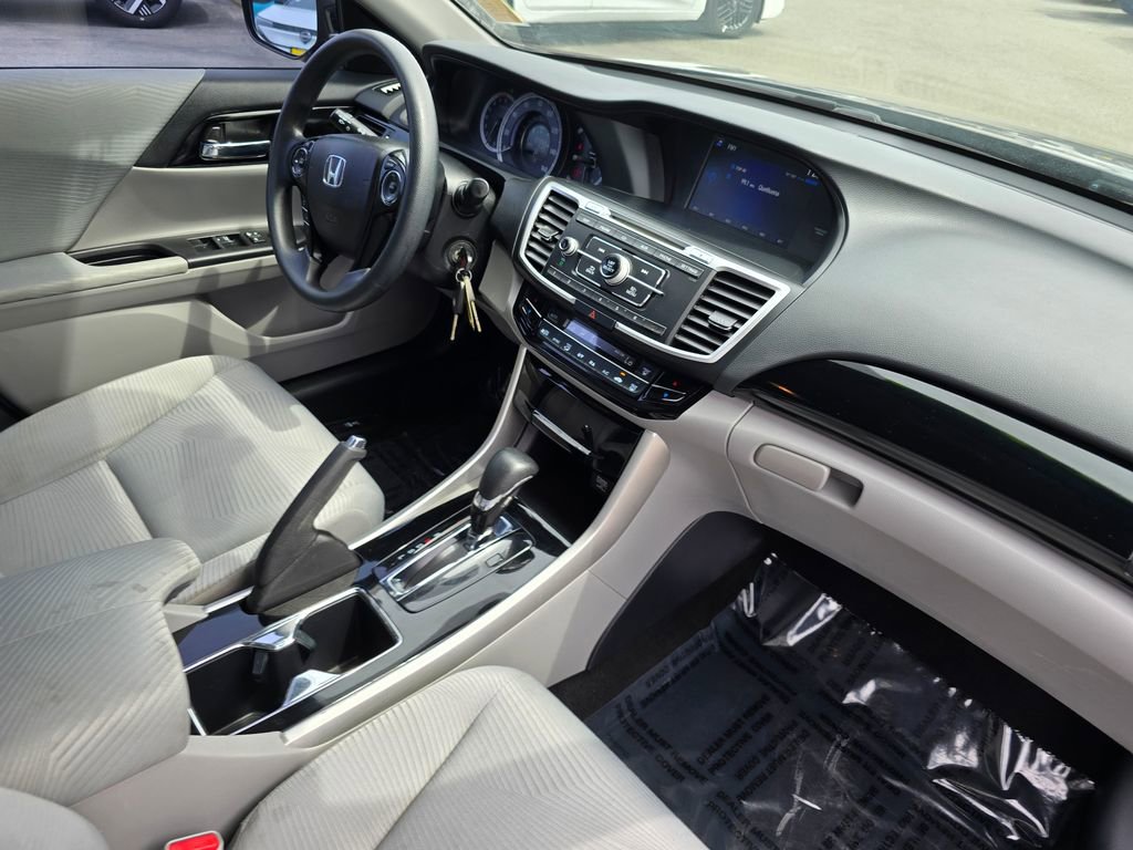 Used 2017 Honda Accord LX image 25