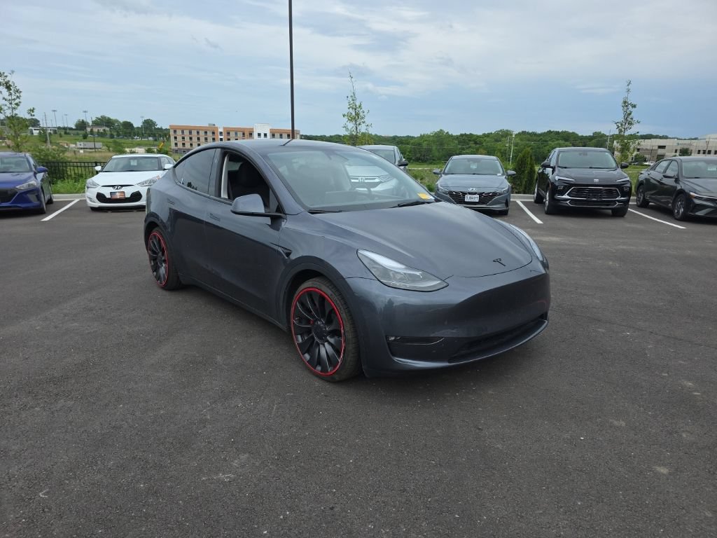 Used 2023 Tesla Model Y Performance AWD/4WD image 3