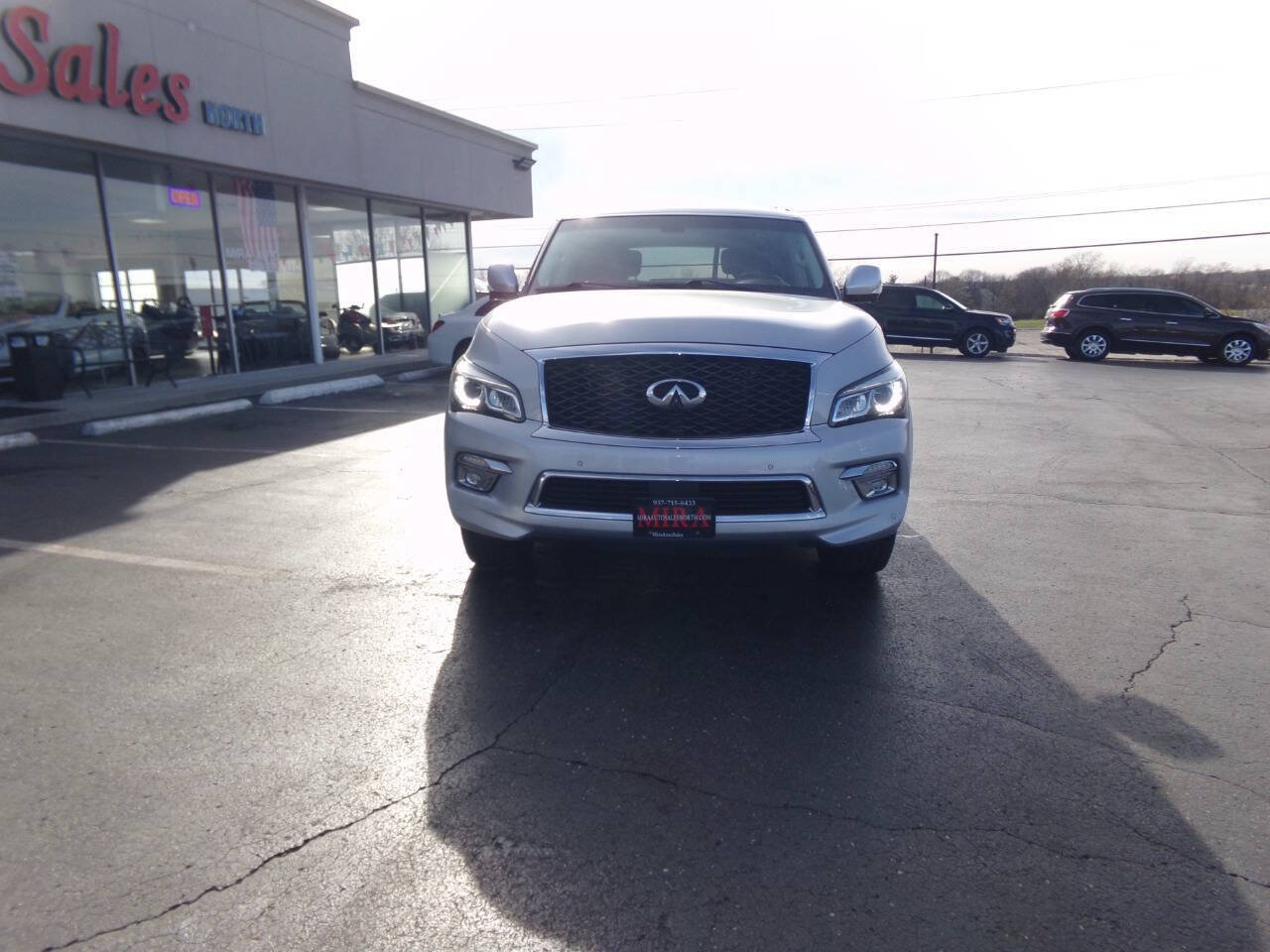 Used 2015 INFINITI QX80 4WD w/ Driver's Assistance Package image 2