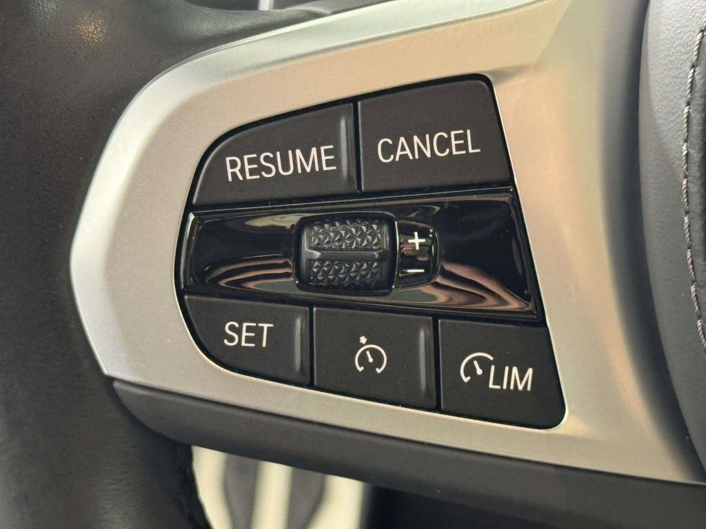 Used 2023 BMW X6 xDrive40i w/ M Sport Package image 23