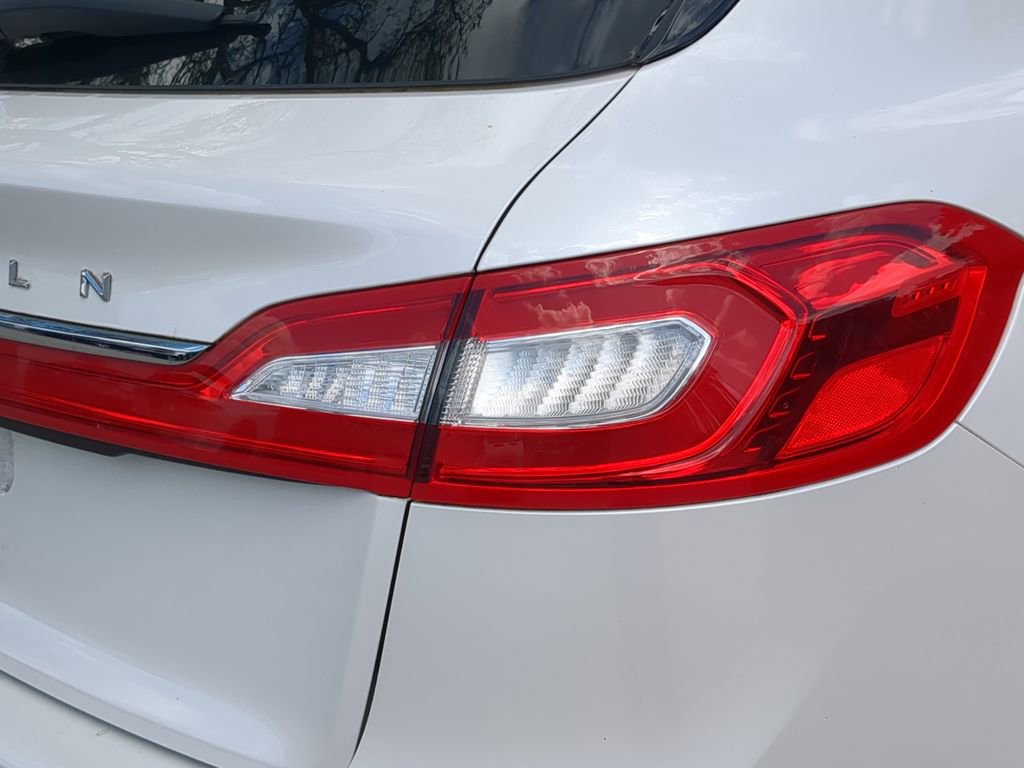 Used 2018 Lincoln MKX Premiere image 11