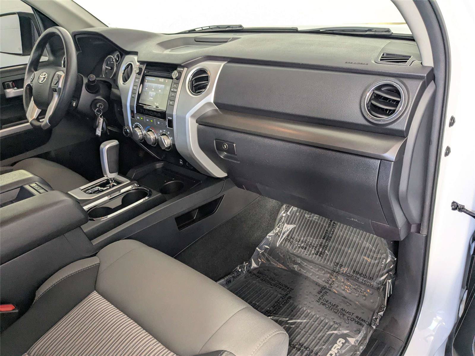 Used 2017 Toyota Tundra SR5 w/ SR5 Upgrade Package AWD/4WD image 28