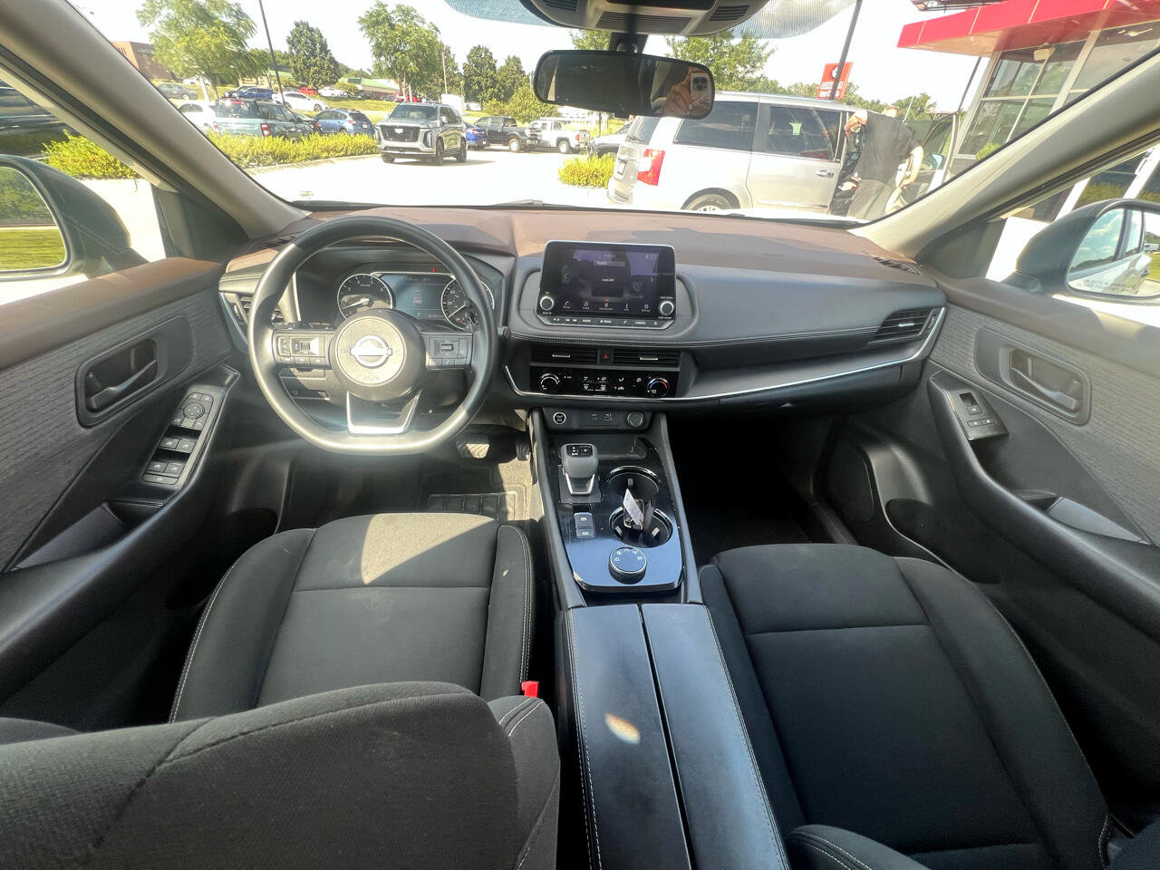 Used 2023 Nissan Rogue S image 11
