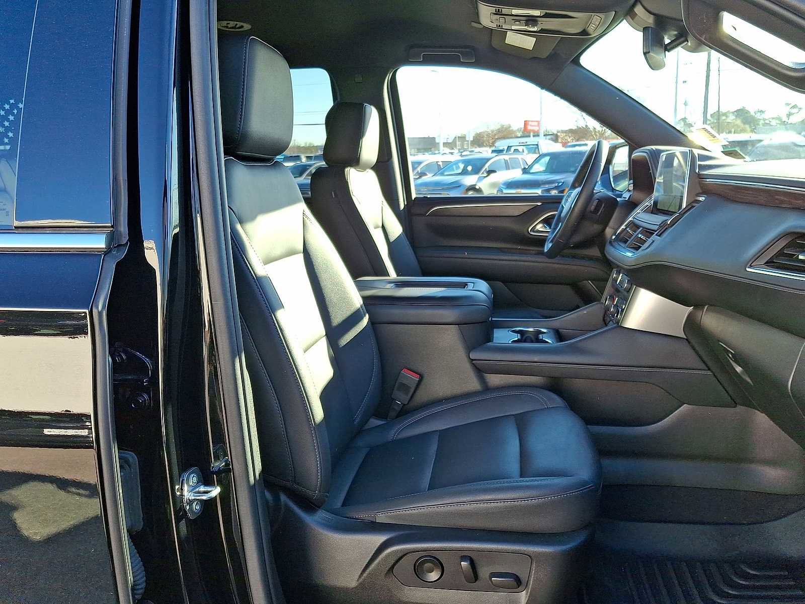 Used 2023 Chevrolet Tahoe LT image 34