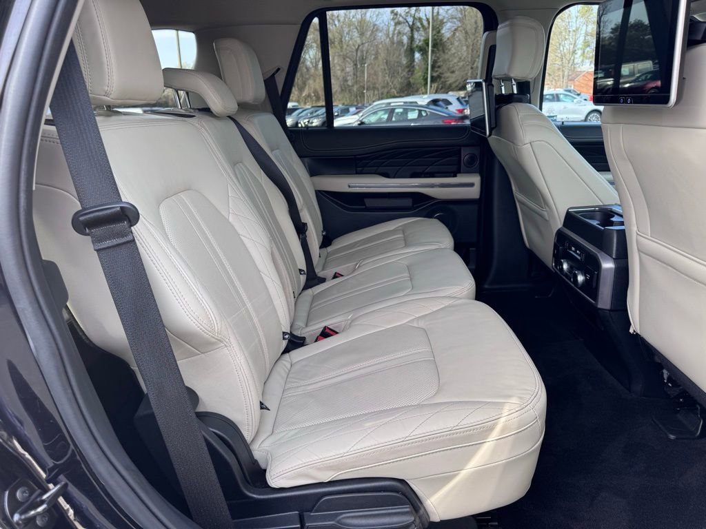 Used 2021 Ford Expedition Platinum image 32