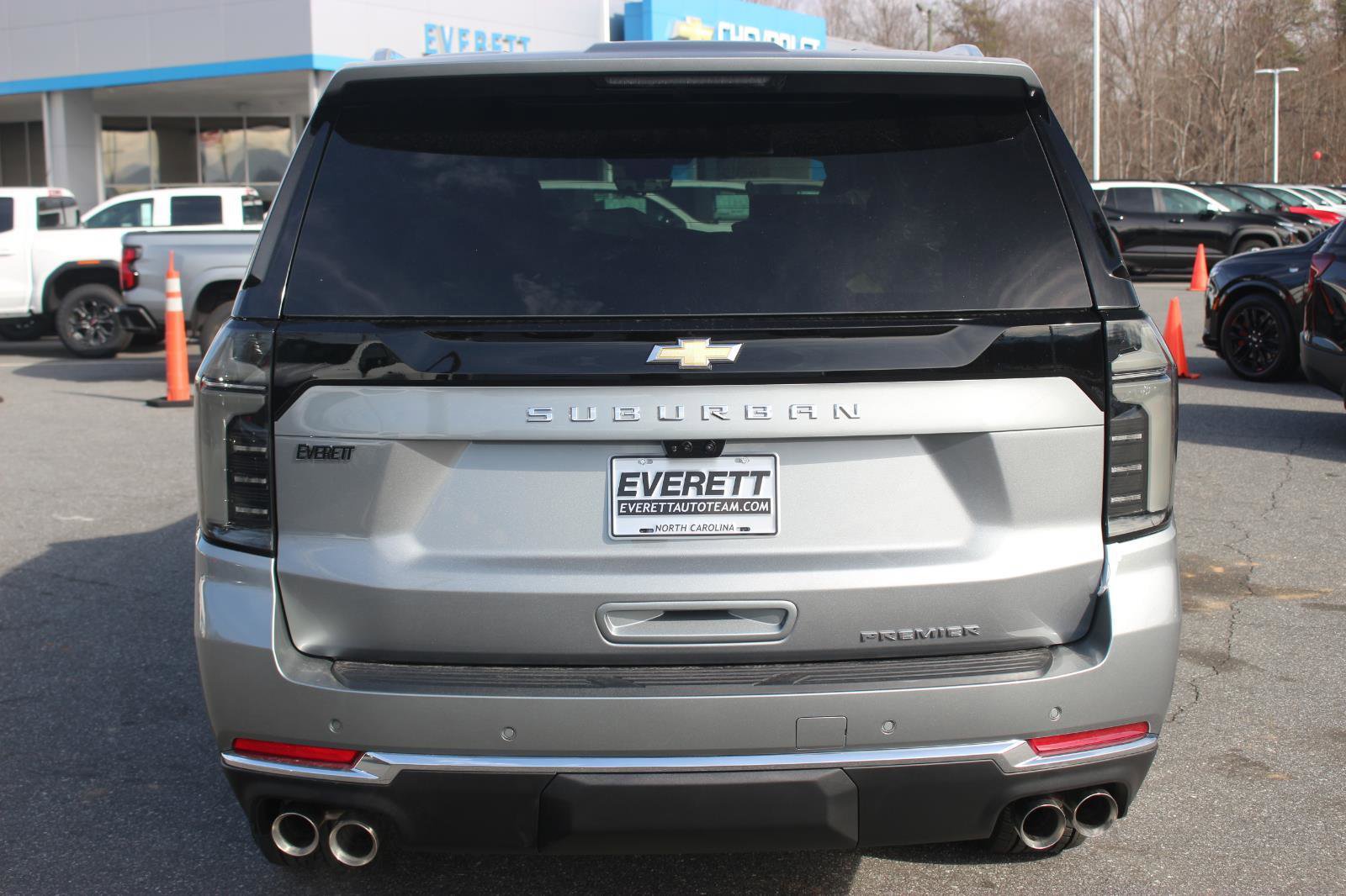 New 2026 Chevrolet Suburban Premier image 6