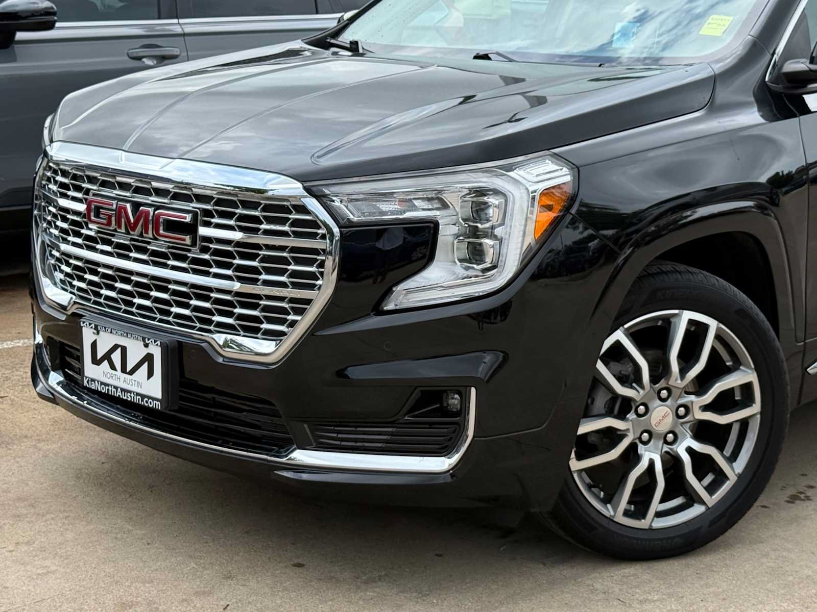 Used 2022 GMC Terrain Denali w/ LPO, Cargo Package AWD/4WD image 3