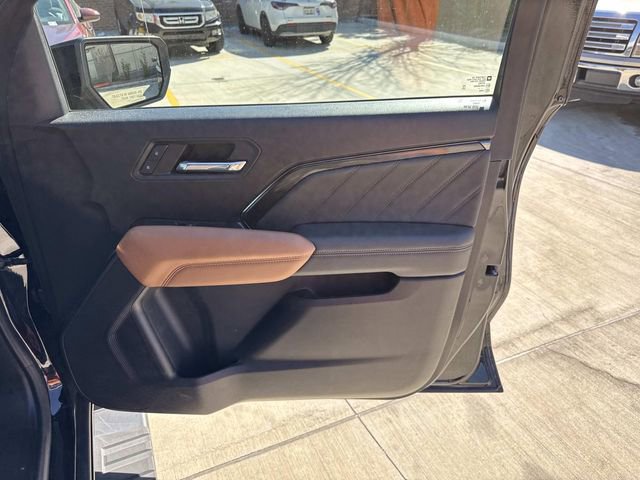 Used 2024 GMC Canyon AT4 w/ AT4 Premium Package image 13