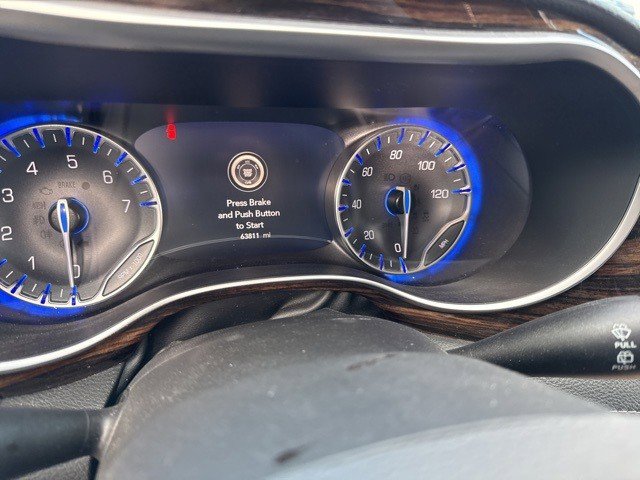 Used 2024 Chrysler Pacifica Limited image 10