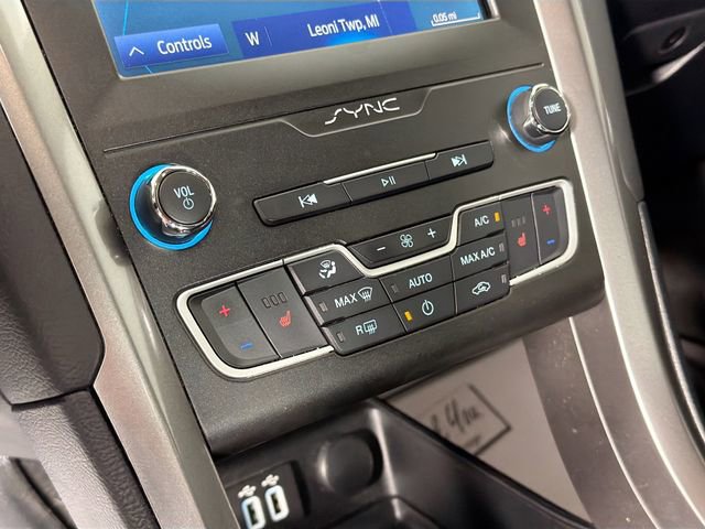 Used 2020 Ford Fusion SE AWD/4WD image 16