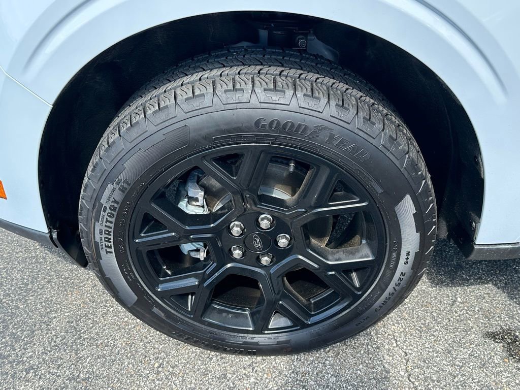 New 2025 Ford Maverick Lariat w/ Black Appearance Package AWD/4WD image 6