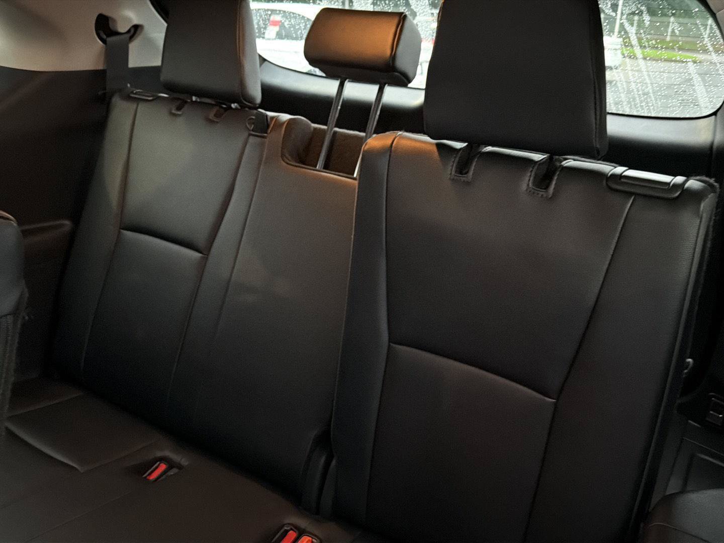 Certified 2025 Toyota Highlander XLE FWD image 12