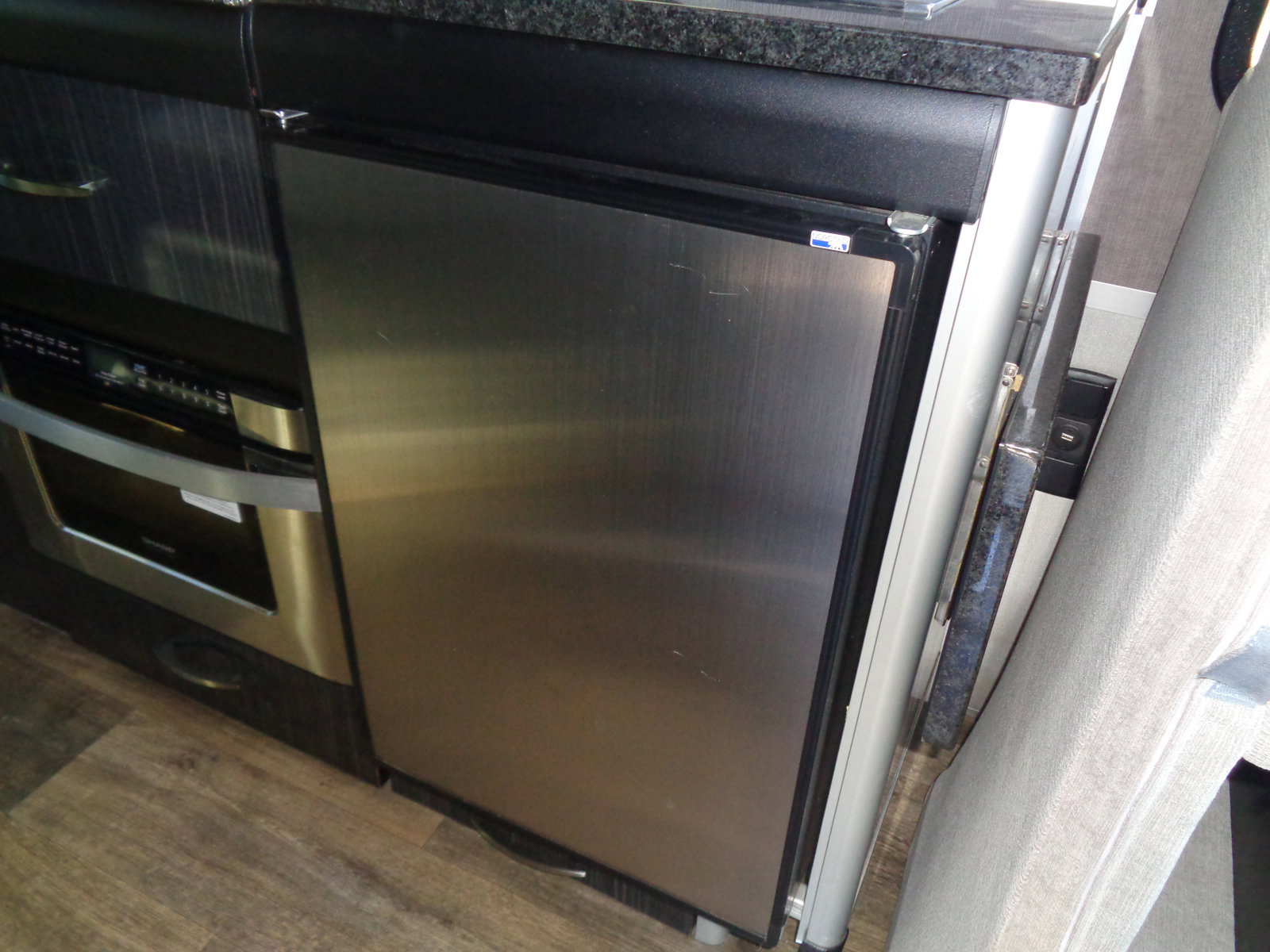 Used 2014 Mercedes-Benz Sprinter 3500 image 7